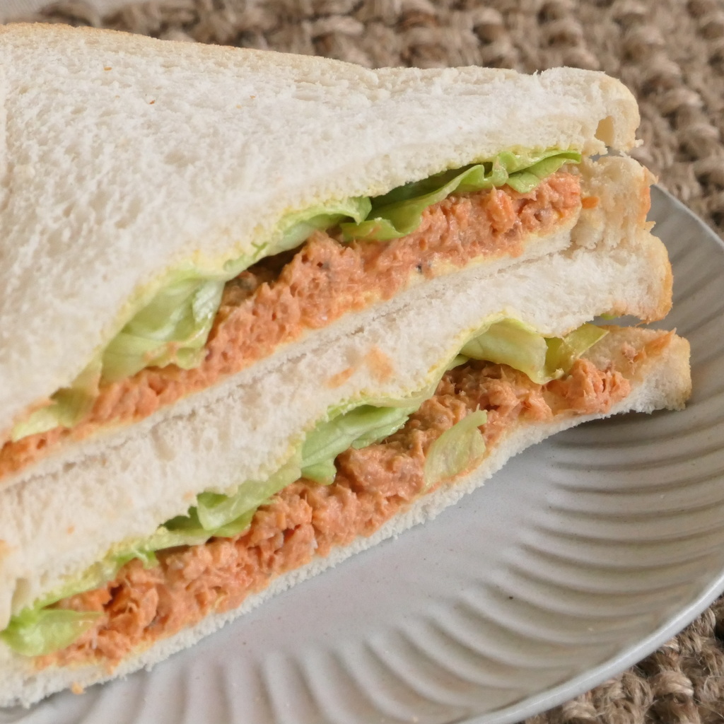Red Salmon &amp; Lettuce Sandwich